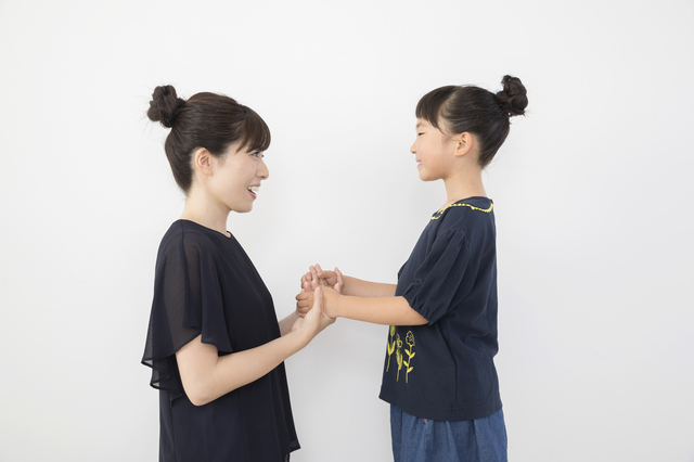 褒める親と褒められる子